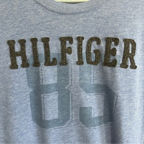 Men’s Tommy Hilfiger Blue Logo Tee - Picture 3 of 8